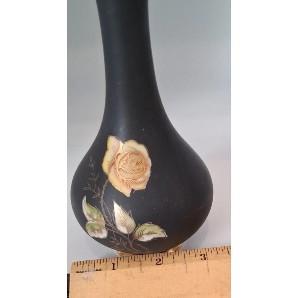 22 Karat Gold Rimmed on Royal‎ Porzellan Bavaria Handarbeit Vase